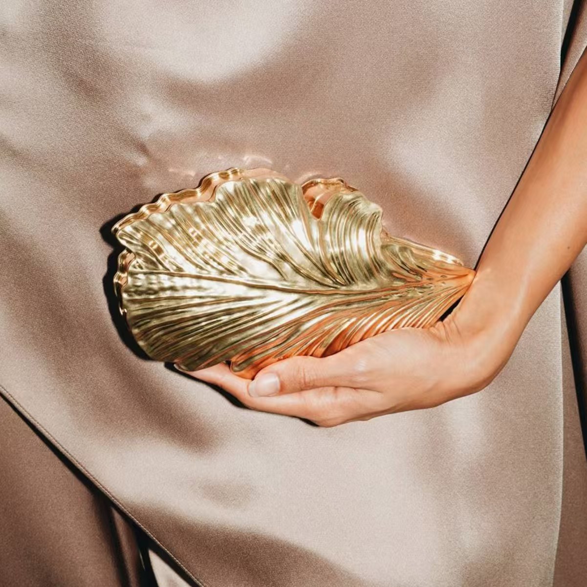 Luxury Bags Gold - Tas Tangan Mewah Berbahan Akrilik Emas